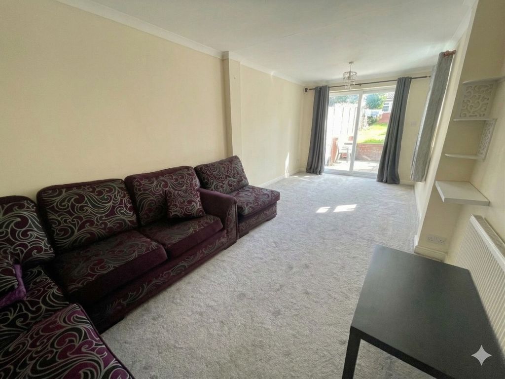 Property photo 2 of 15 4769621