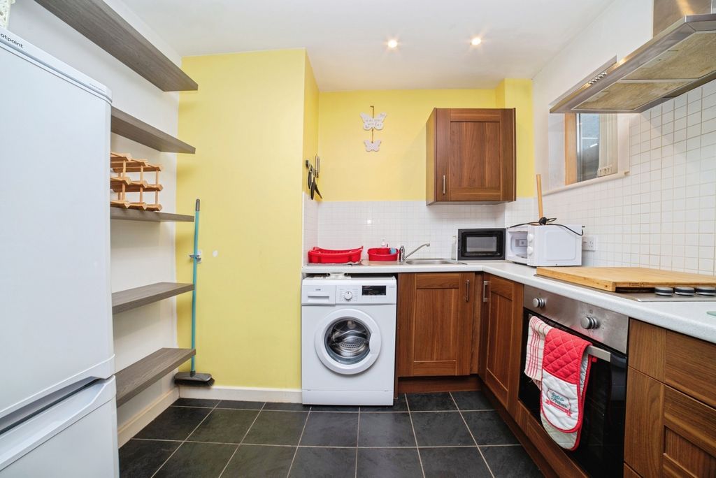 Property photo 3 of 17 Lounge Dining Kitche