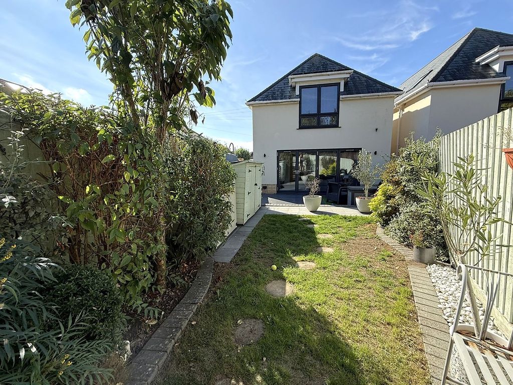 Property photo 2 of 30