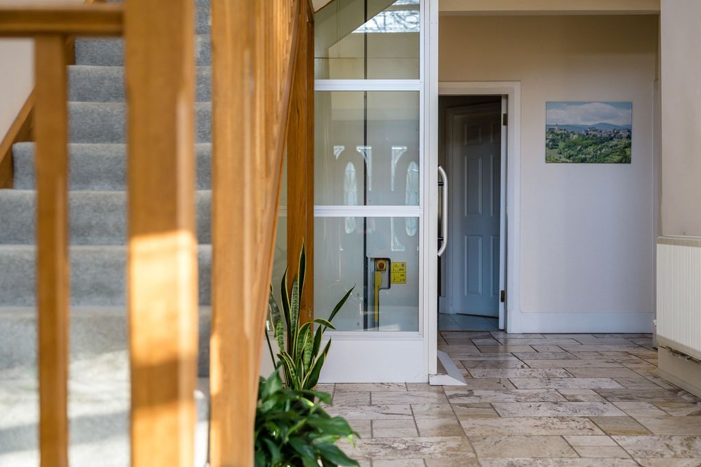 Property photo 3 of 47