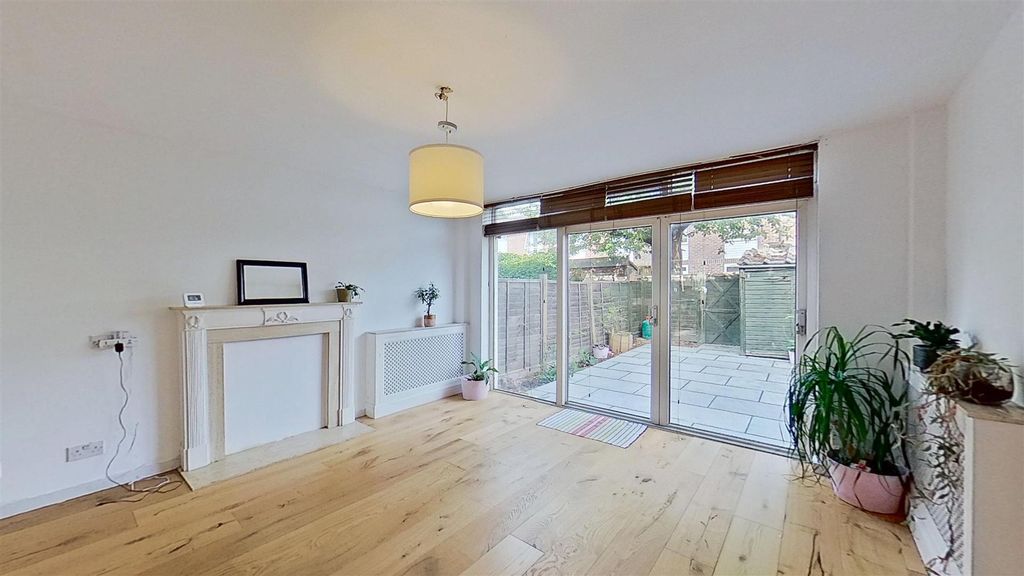 Property photo 1 of 15 Willow-Tree-Close-Sw18-09232026_165310.Jpg