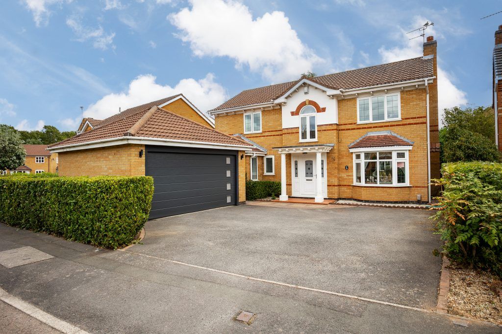 Property photo 1 of 33