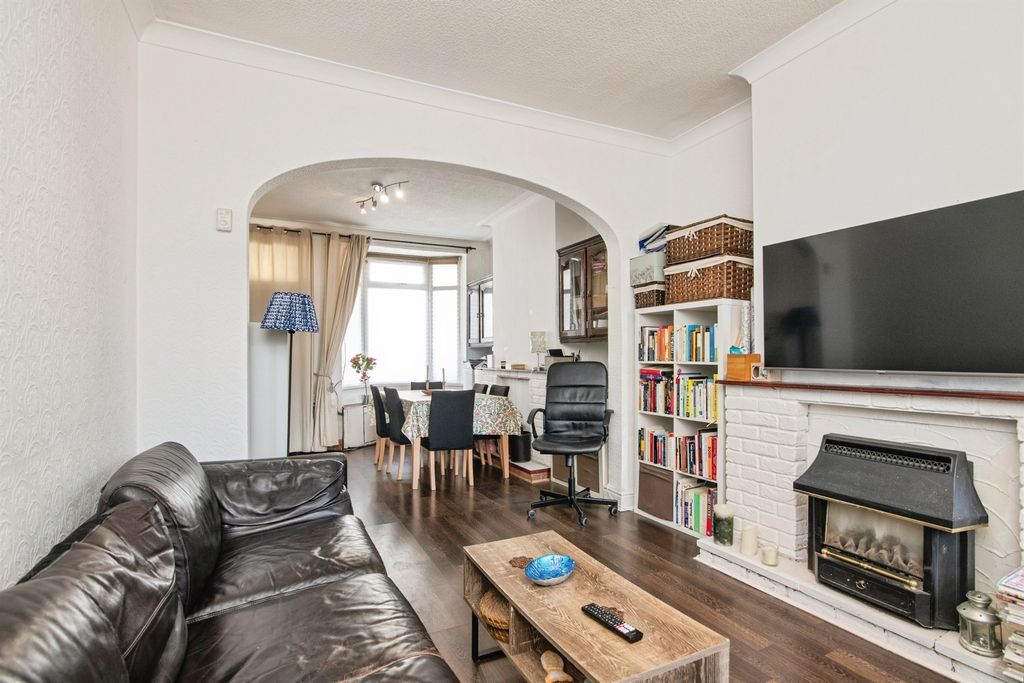 Property photo 3 of 16