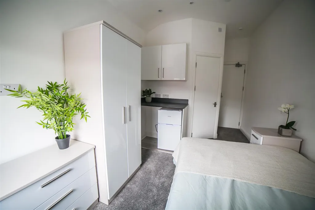 Apartment in Birmingham B66 - View 6