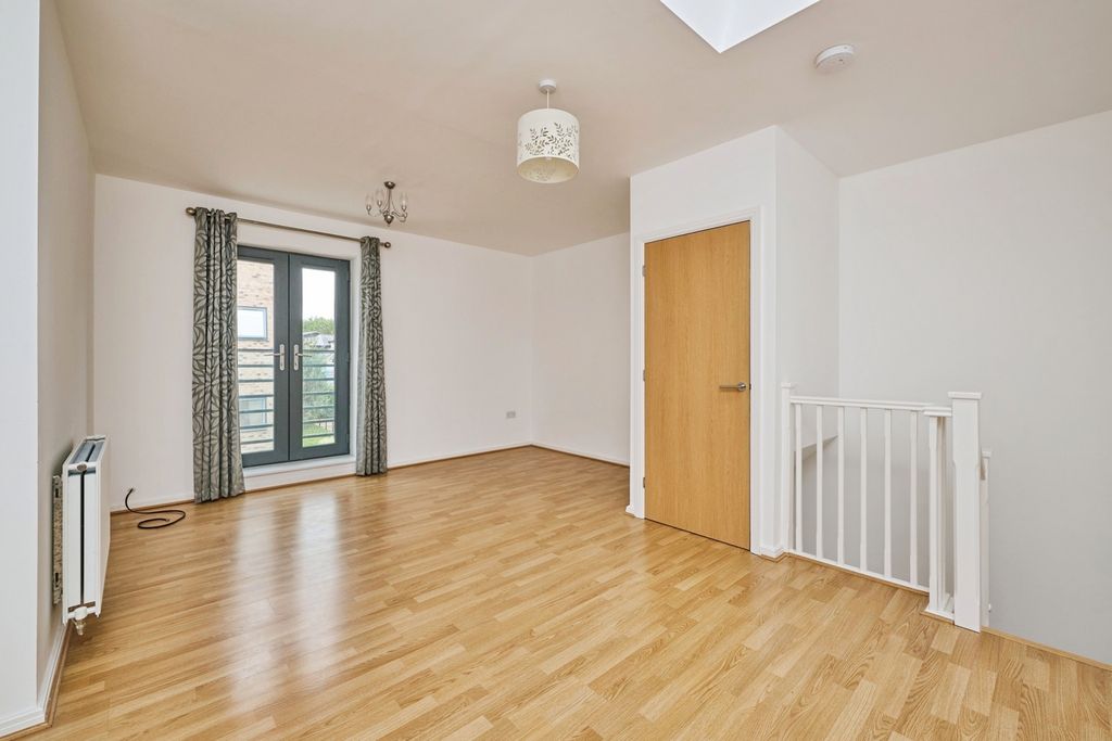 Property photo 3 of 18 Pbox-Img.Jpg