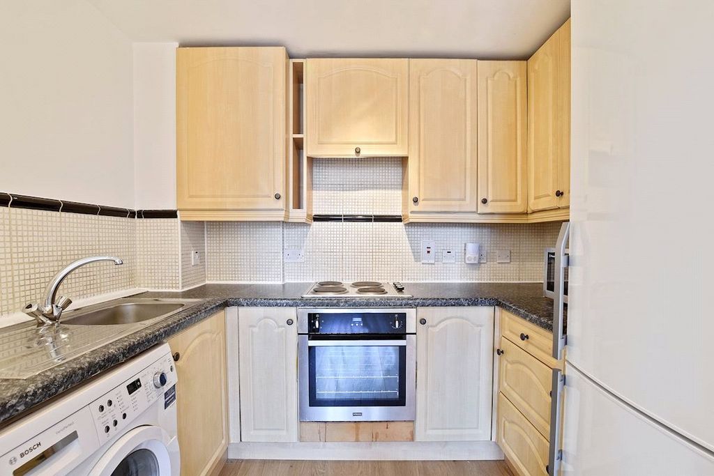 Property photo 2 of 9 Picture No. 12