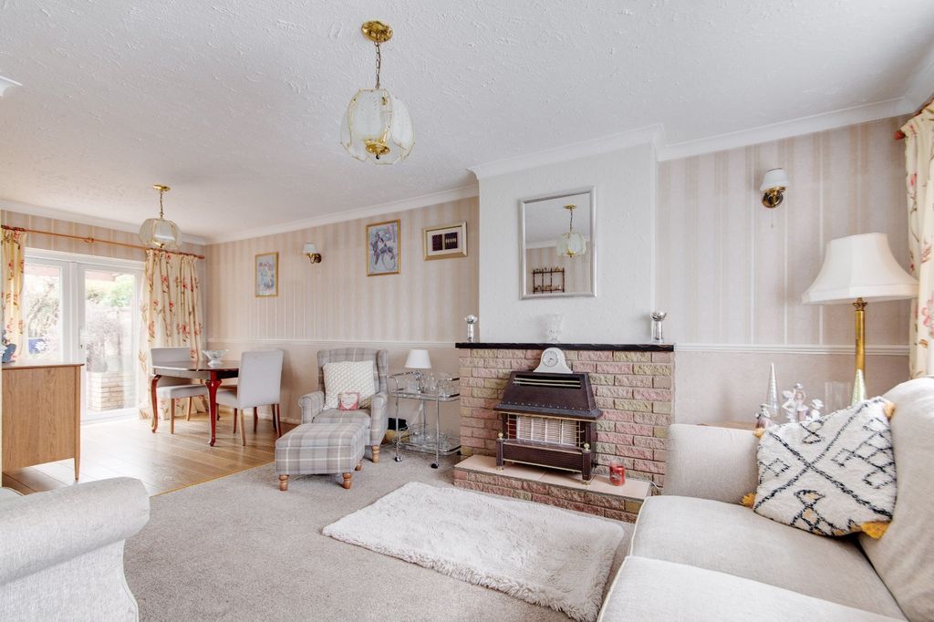 Property photo 2 of 15 Picture No. 11