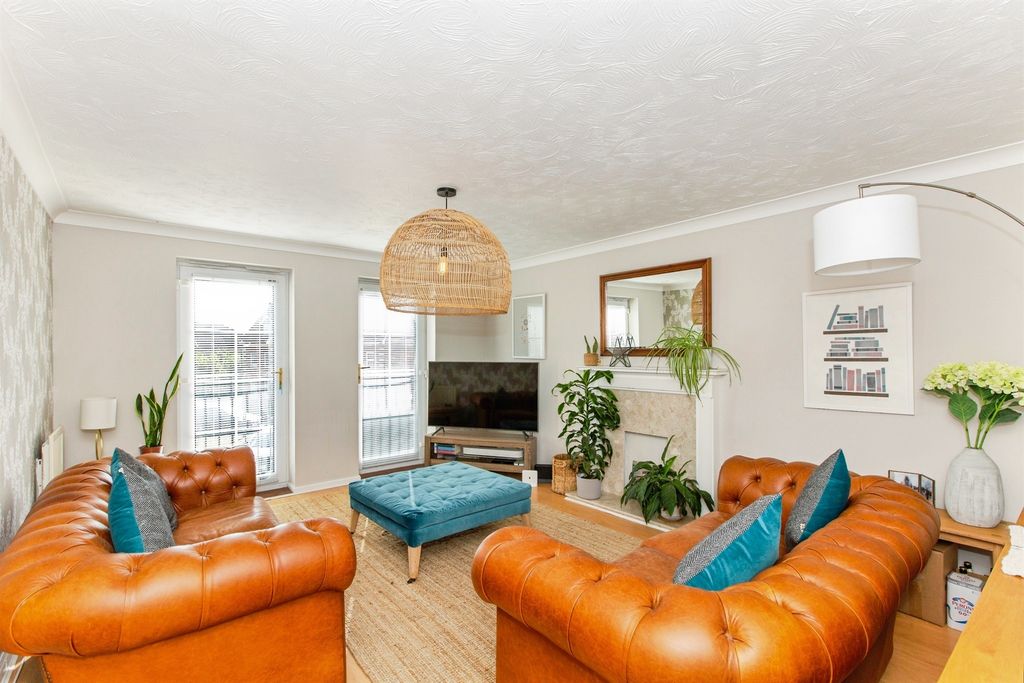 Property photo 3 of 17