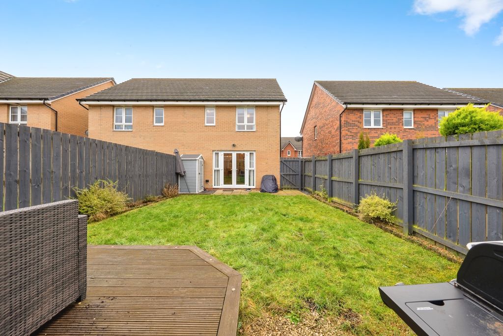 Property photo 3 of 26 11Foxglovegrove-3