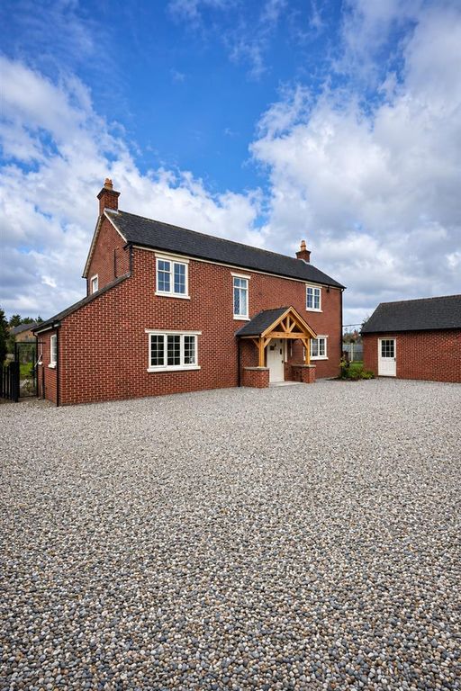 Property photo 1 of 8 5B0d0Ae6-2745-4Cae-9E4c-83Ca9E591A08.Png