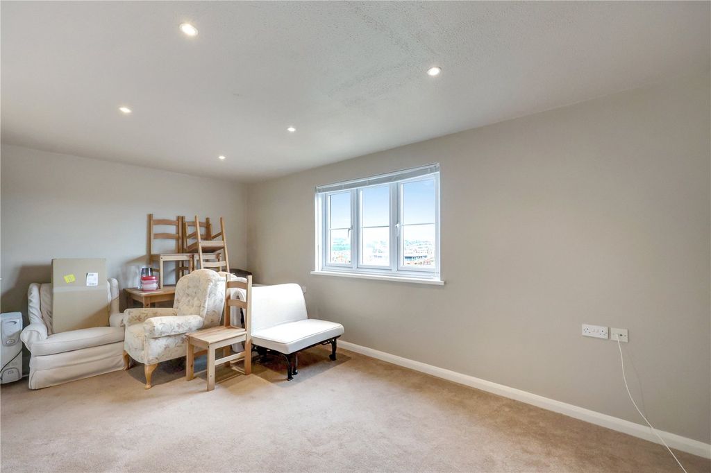 Property photo 3 of 13 Picture No. 02