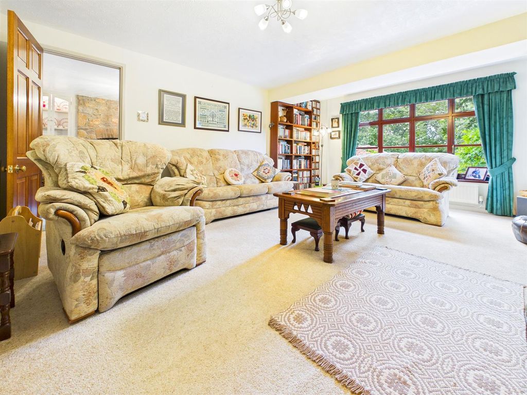 Property photo 3 of 37 Living Room