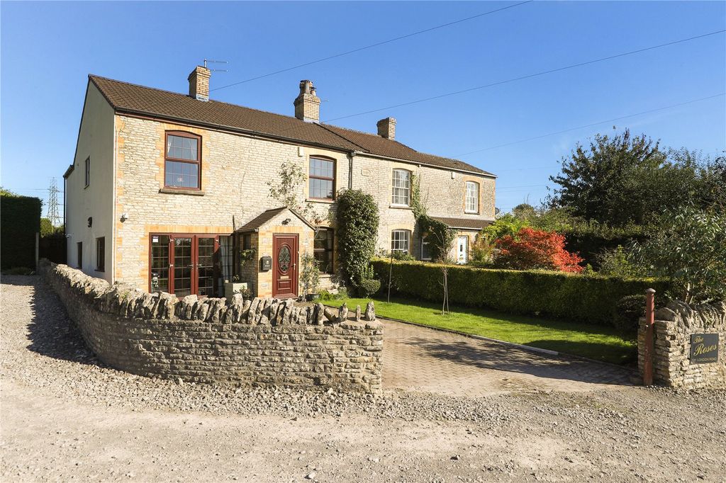 Property photo 2 of 42 Picture No. 01