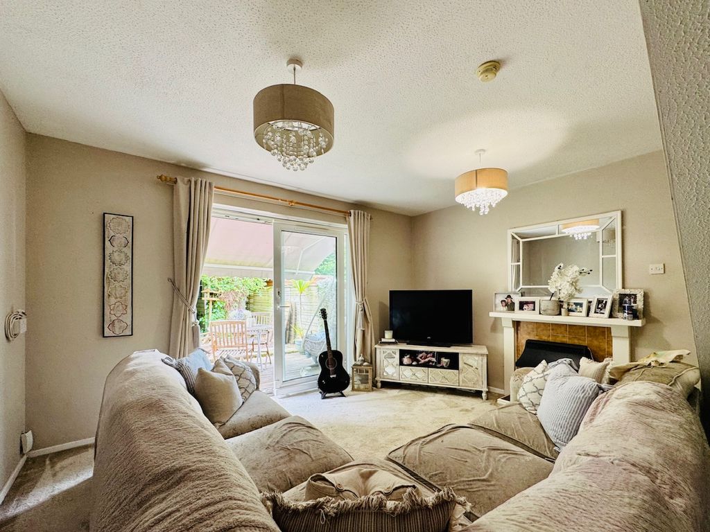 Property photo 2 of 9 Living Room