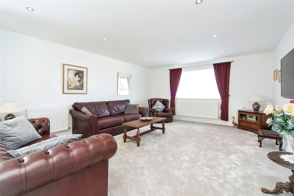 Property photo 2 of 15 Picture No. 13