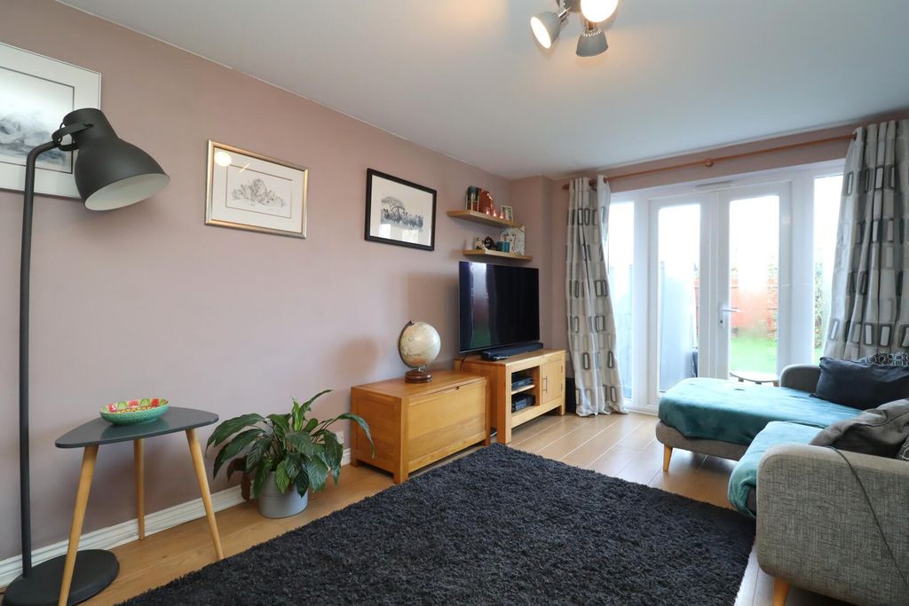 Property photo 3 of 26 Living Room