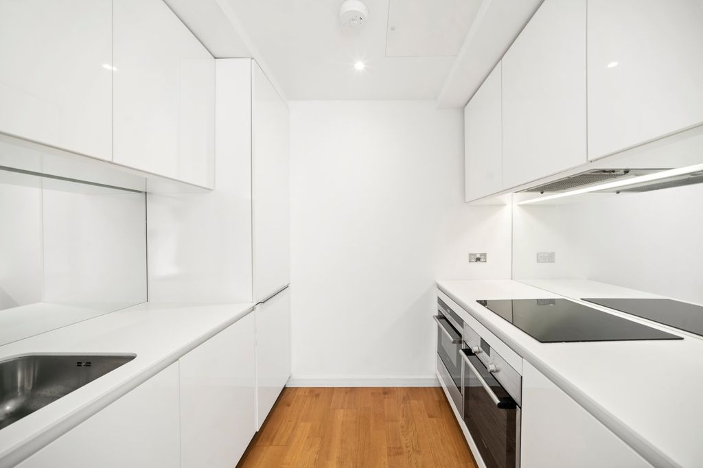Property photo 3 of 12 Kitchen