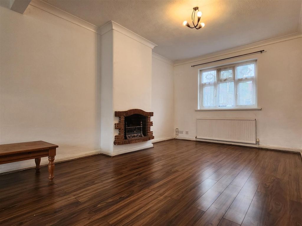 Property photo 2 of 13 R.Jpg