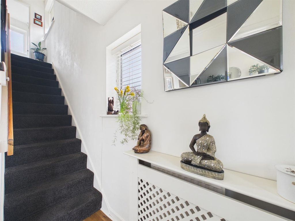 Property photo 2 of 33 Cam03604G0-Pr0257-Still008.Jpg