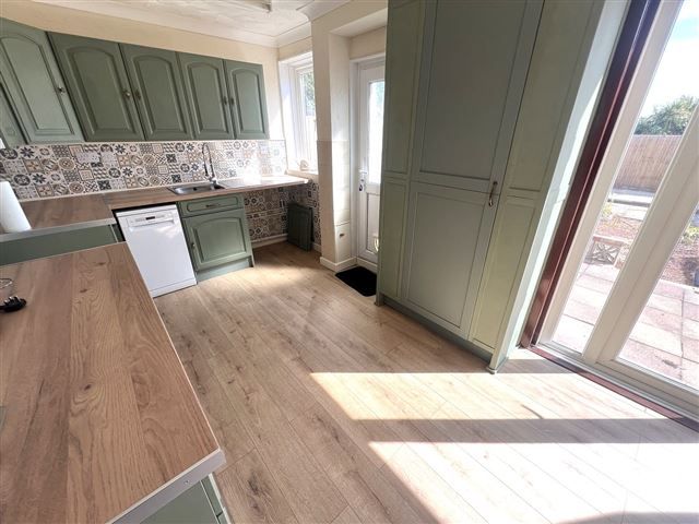 Property photo 1 of 18 Kitchen/Diner