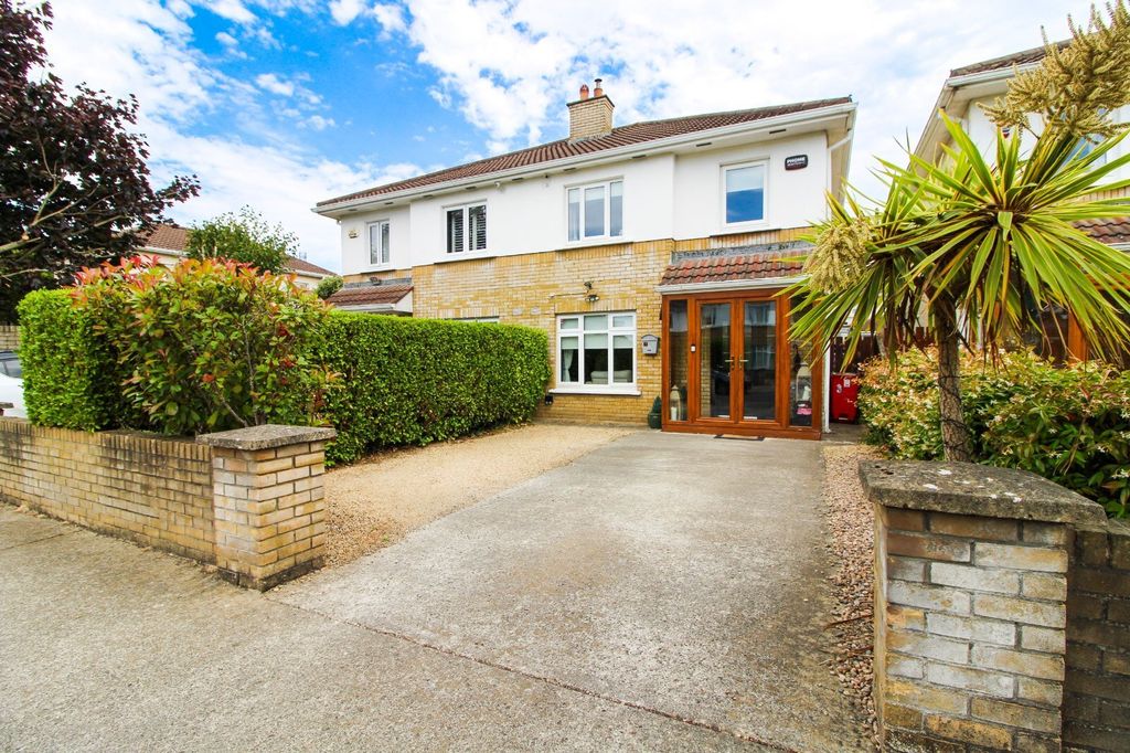 Property photo 2 of 43 Picture No. 52