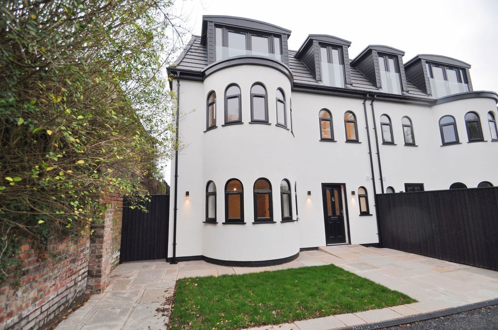 Property photo 1 of 31