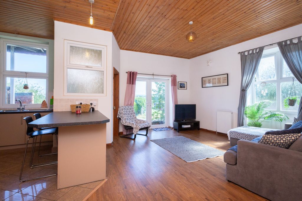Property photo 2 of 47