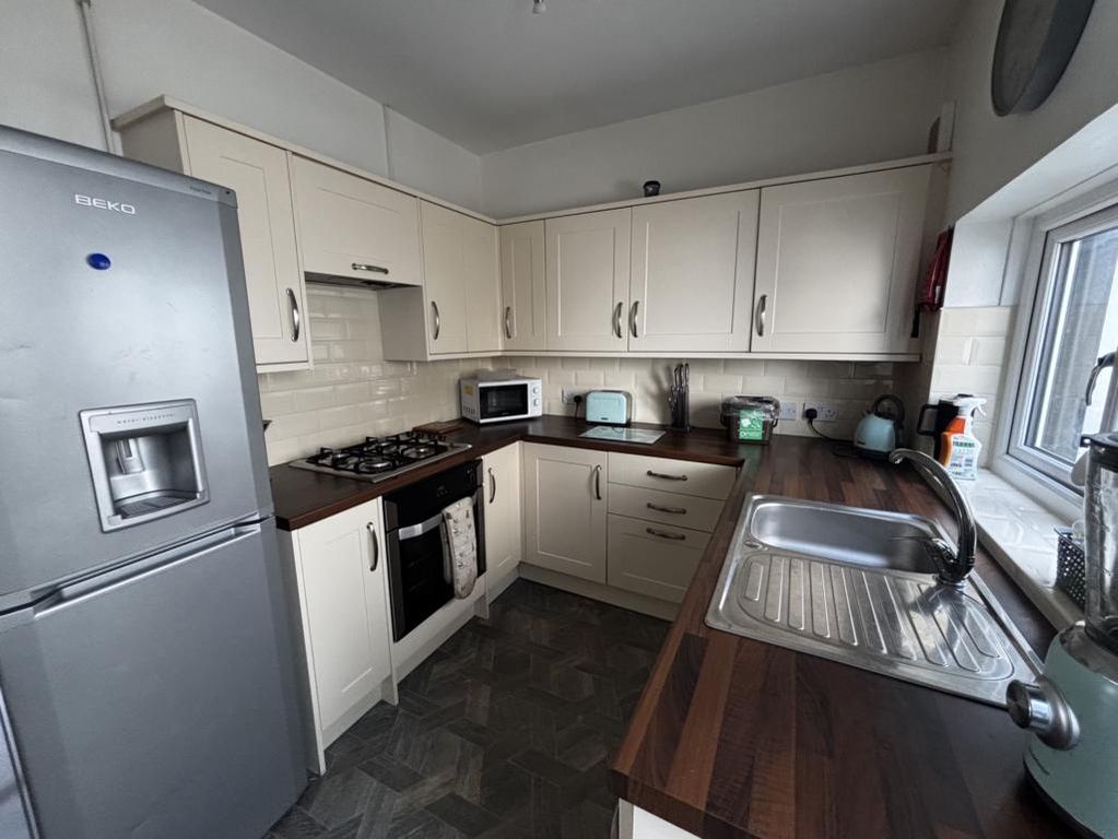 Property photo 3 of 5 Kitchen
