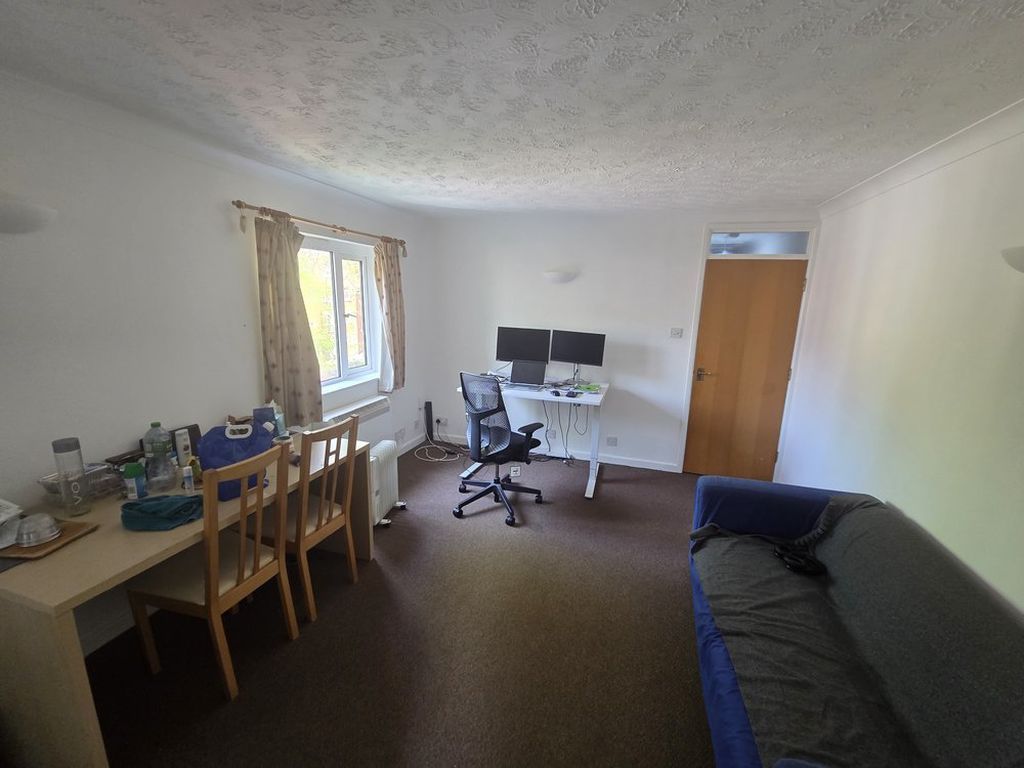 Property photo 3 of 11 Photo 6