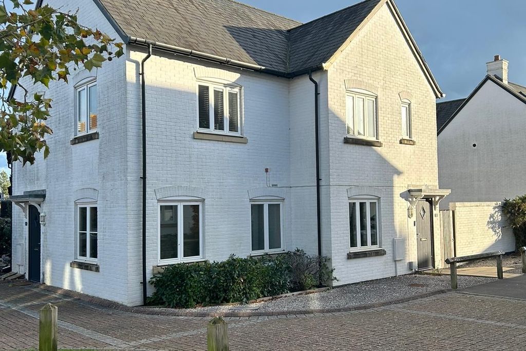 Property photo 1 of 10 Front