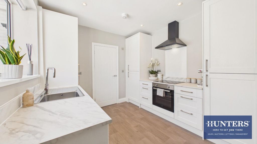 Property photo 1 of 20 Kitchen
