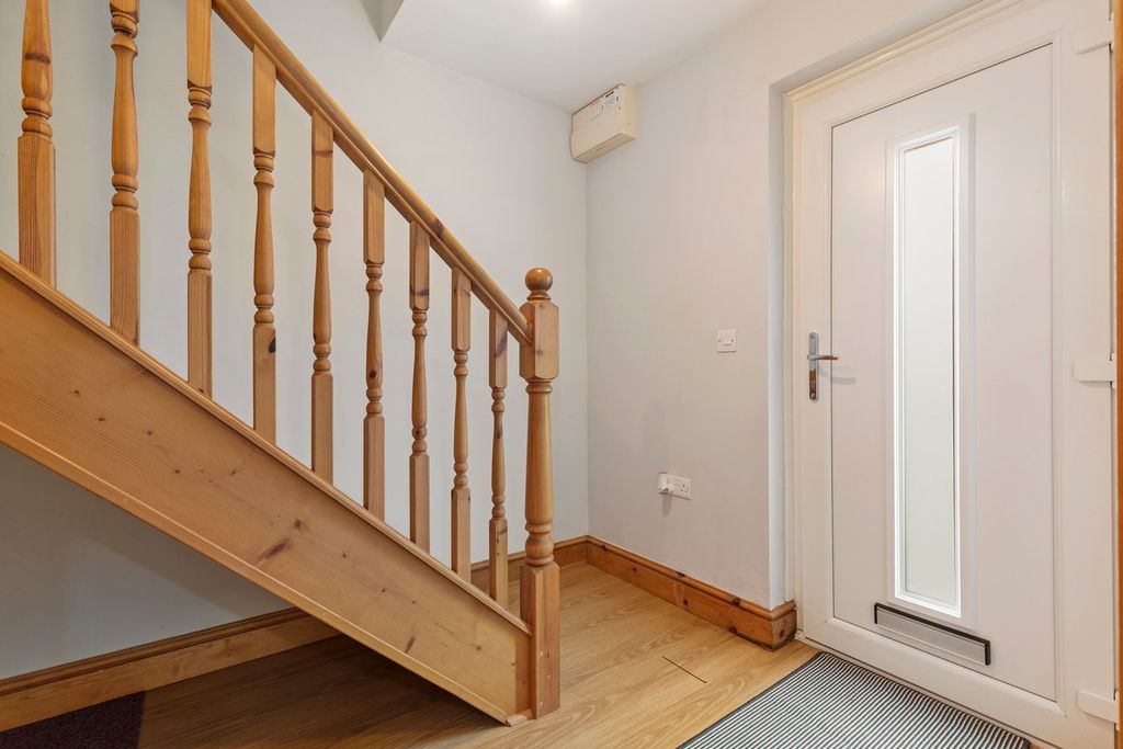 Property photo 3 of 29