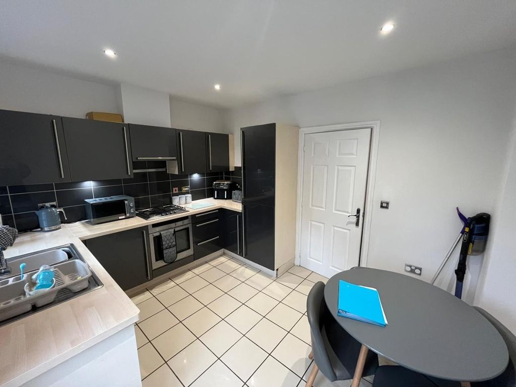 Property photo 3 of 12 10.Jpg
