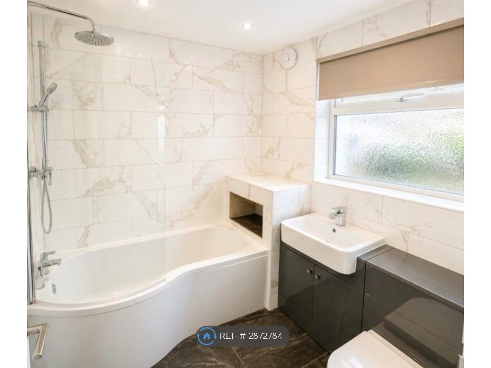 Property photo 3 of 5 Bathroom