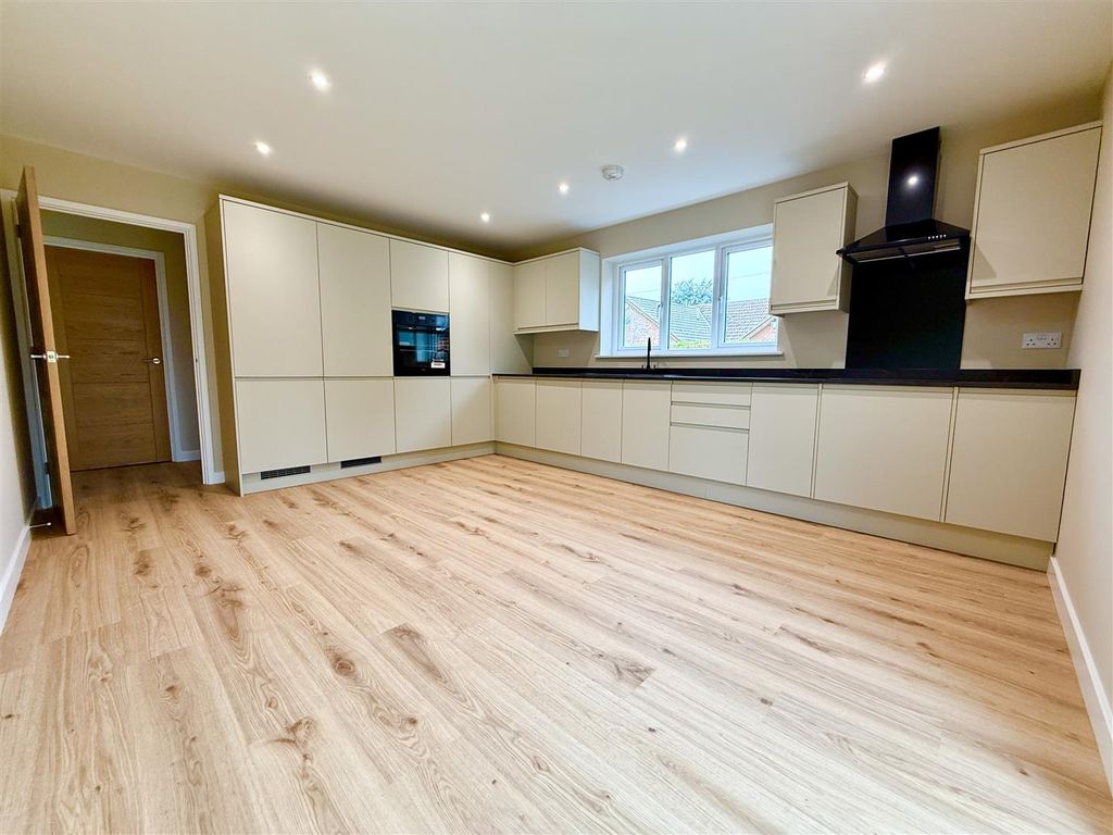 Property photo 2 of 19 Kitchen Dining