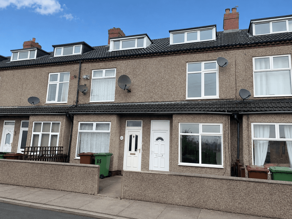 Property photo 1 of 6 Featherstone, 3 Bed Terraced House To Let