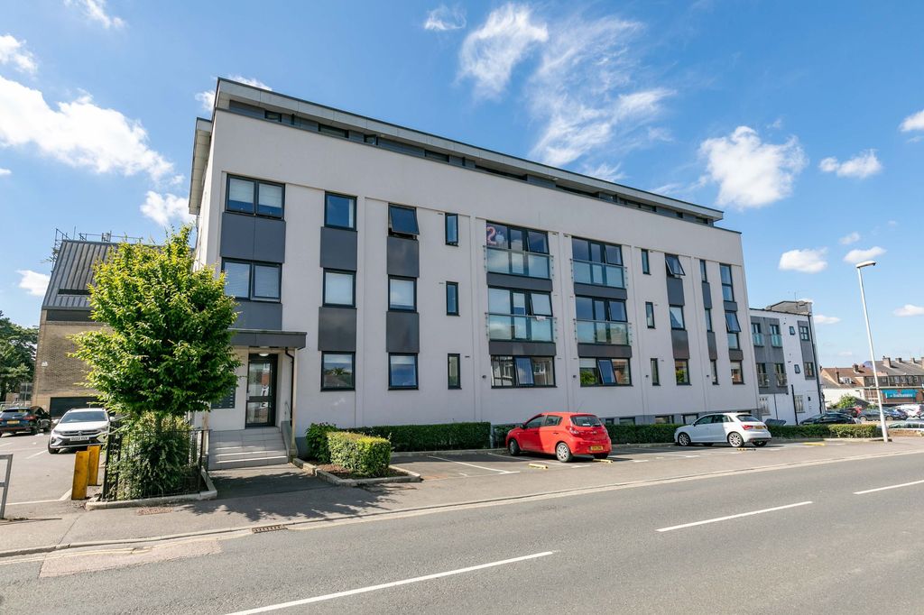 Property photo 1 of 12 Photo 11