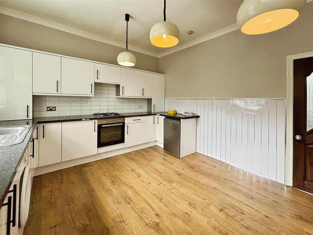 Property photo 3 of 14 Kitchen/Diner