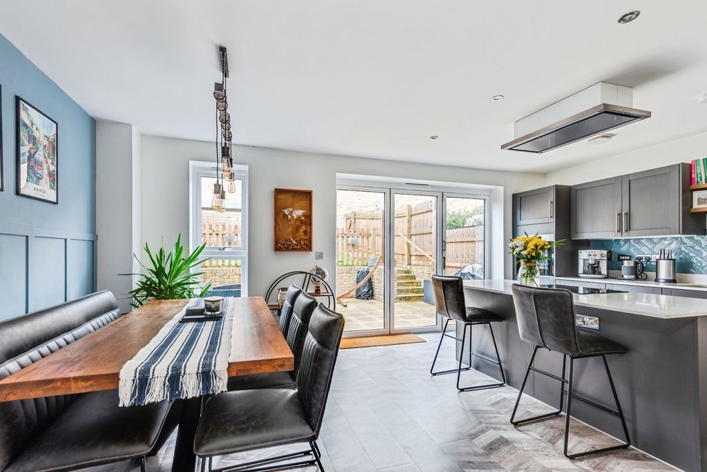 Property photo 1 of 20 Pbox-Img.Jpg