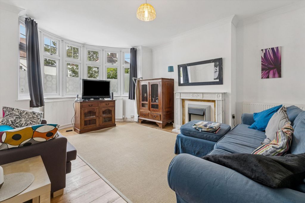Property photo 3 of 11 Image