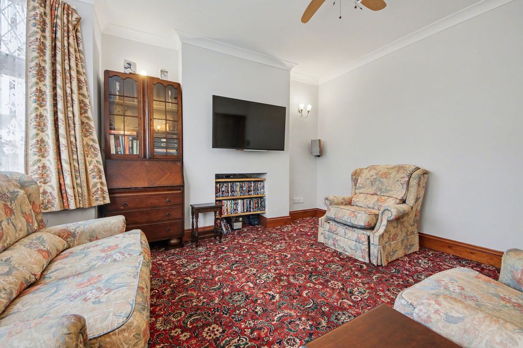 Property photo 3 of 15