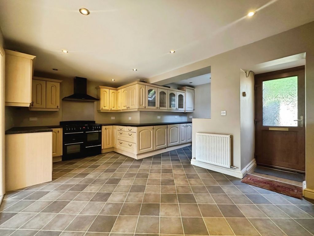 Property photo 3 of 24 Kitchen