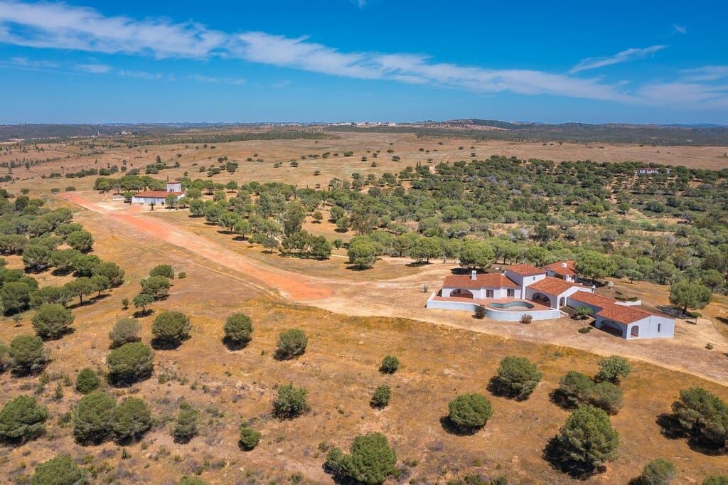 Property photo 2 of 18 Algarve Villa Ptlouv485P 2