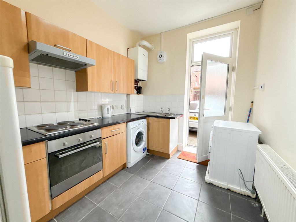 Property photo 3 of 16 Kitchen