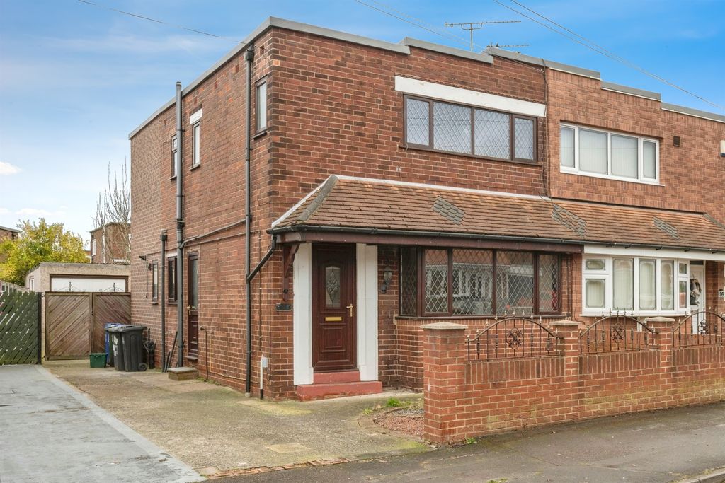 Property photo 1 of 17