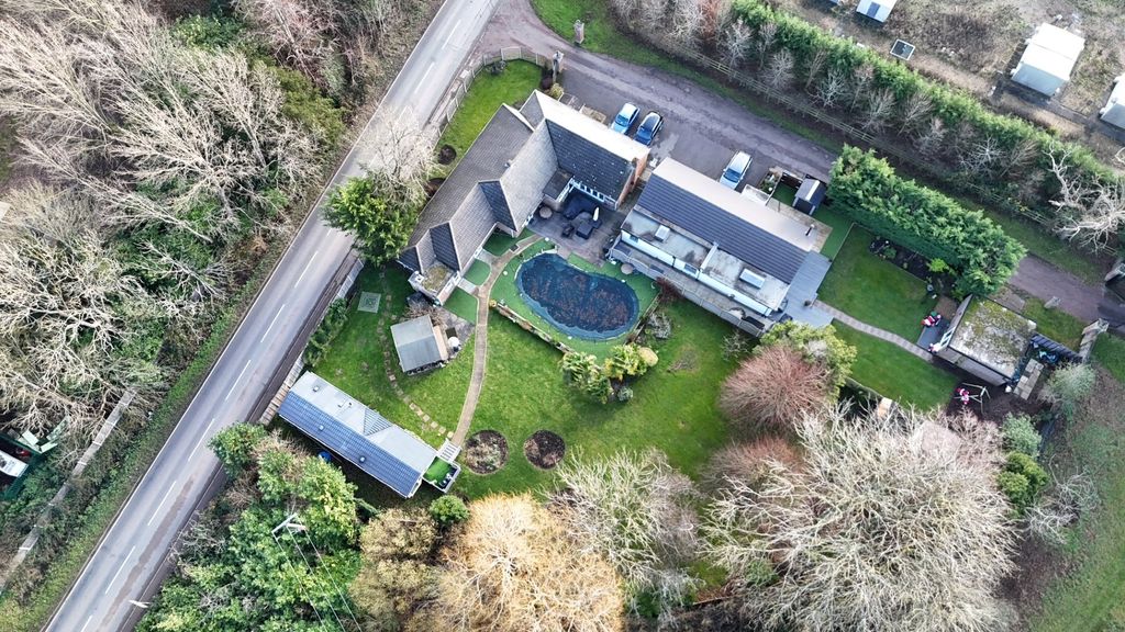 Property photo 3 of 13 Photo 10