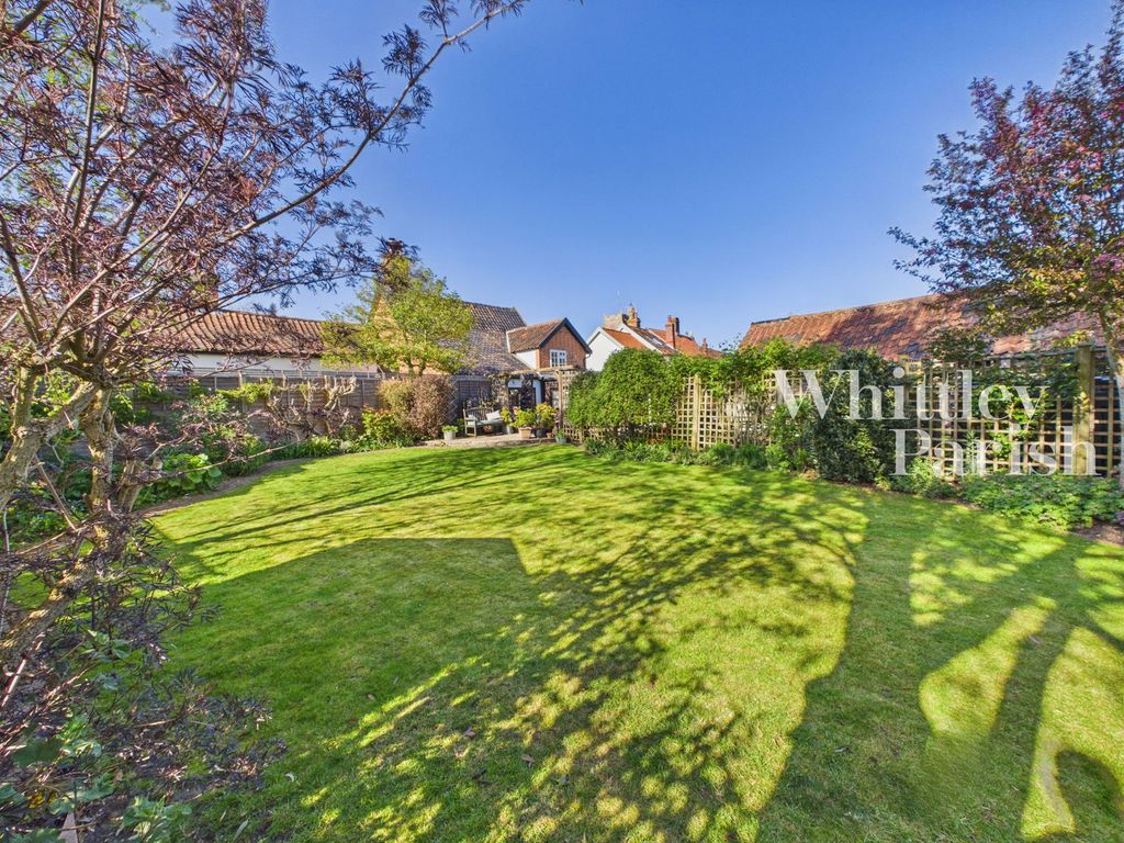 Property photo 1 of 32