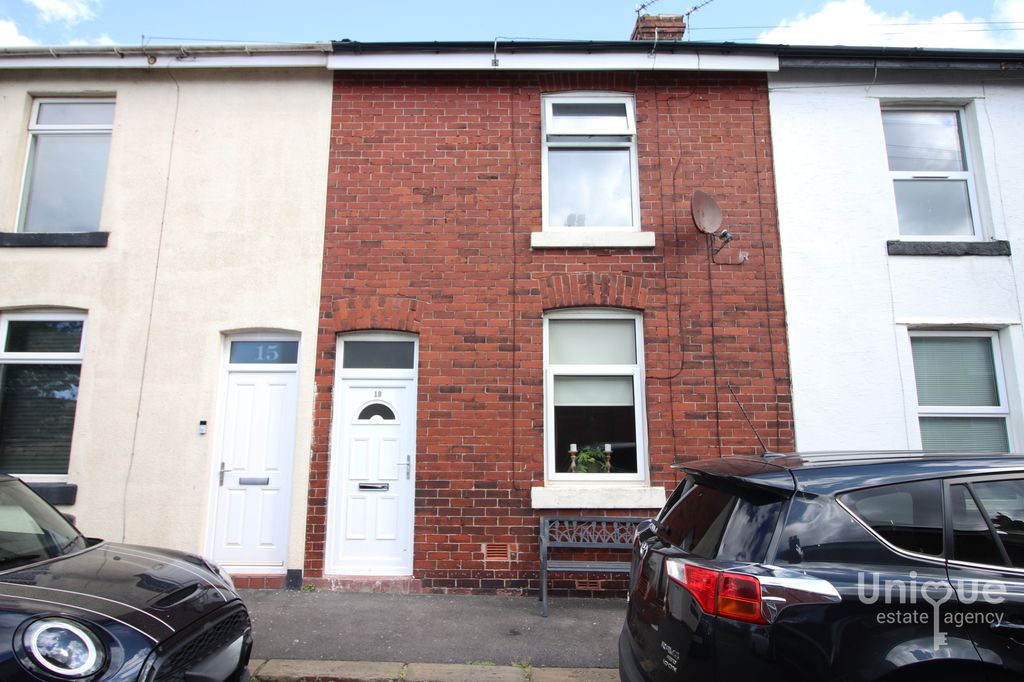 Property photo 2 of 12