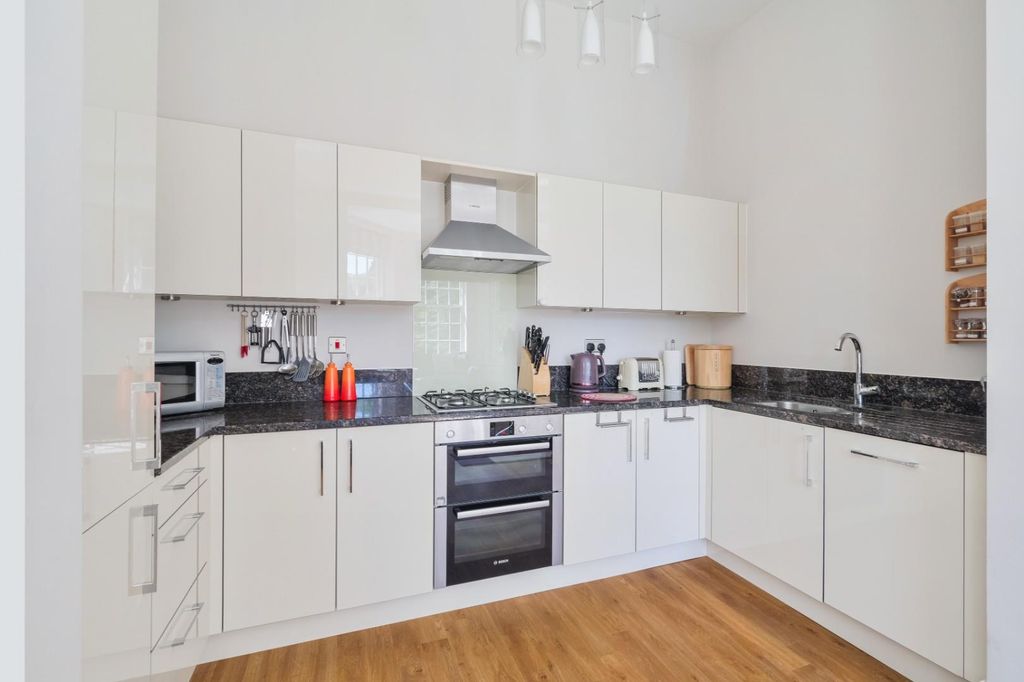 Property photo 2 of 12 Parklands Court, Flat (5).Jpg