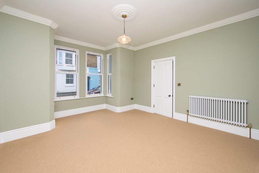 Property photo 3 of 33 Picture 3